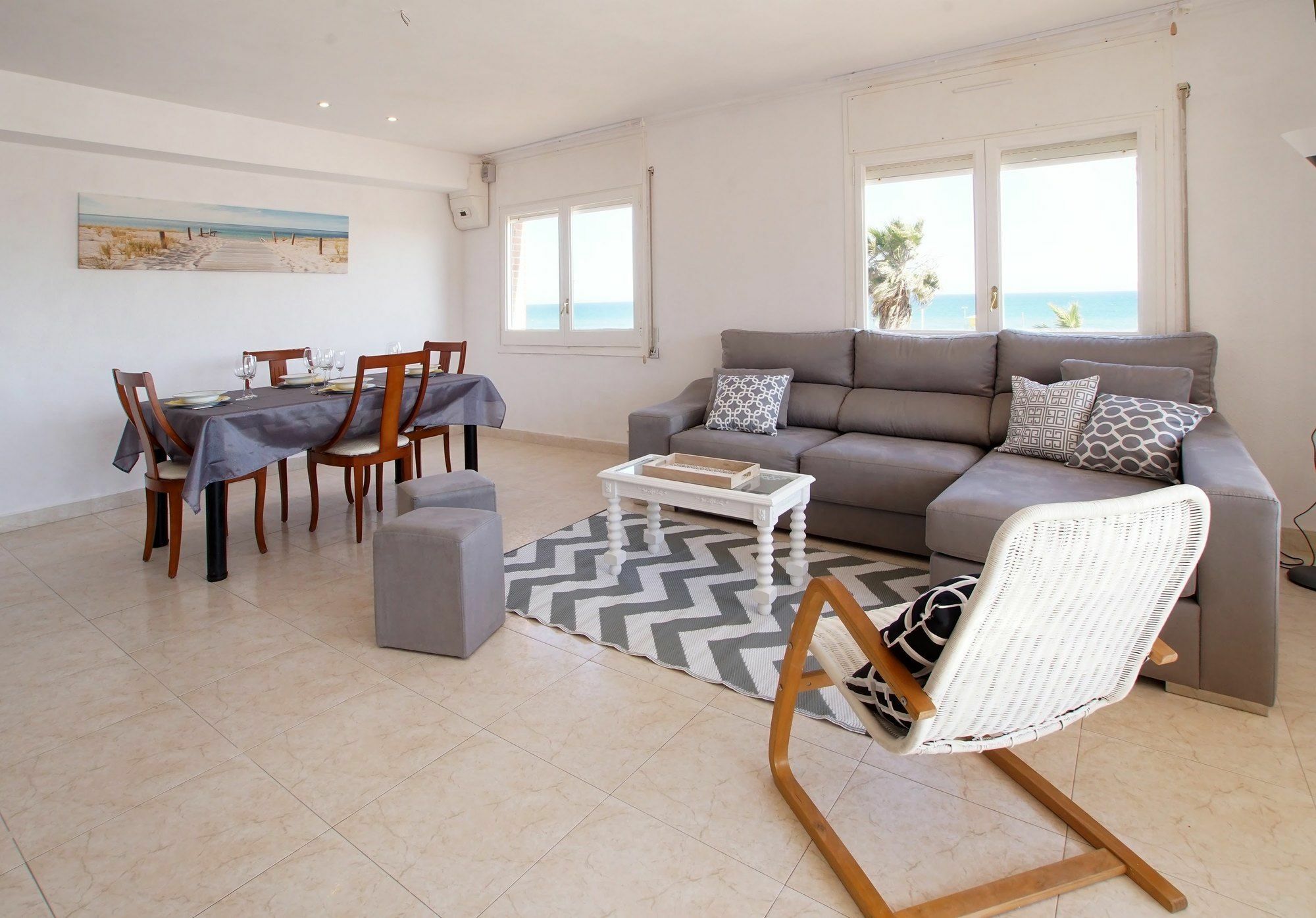 Ferienwohnung Calaluz Be My Guest Castelldefels Exterior foto